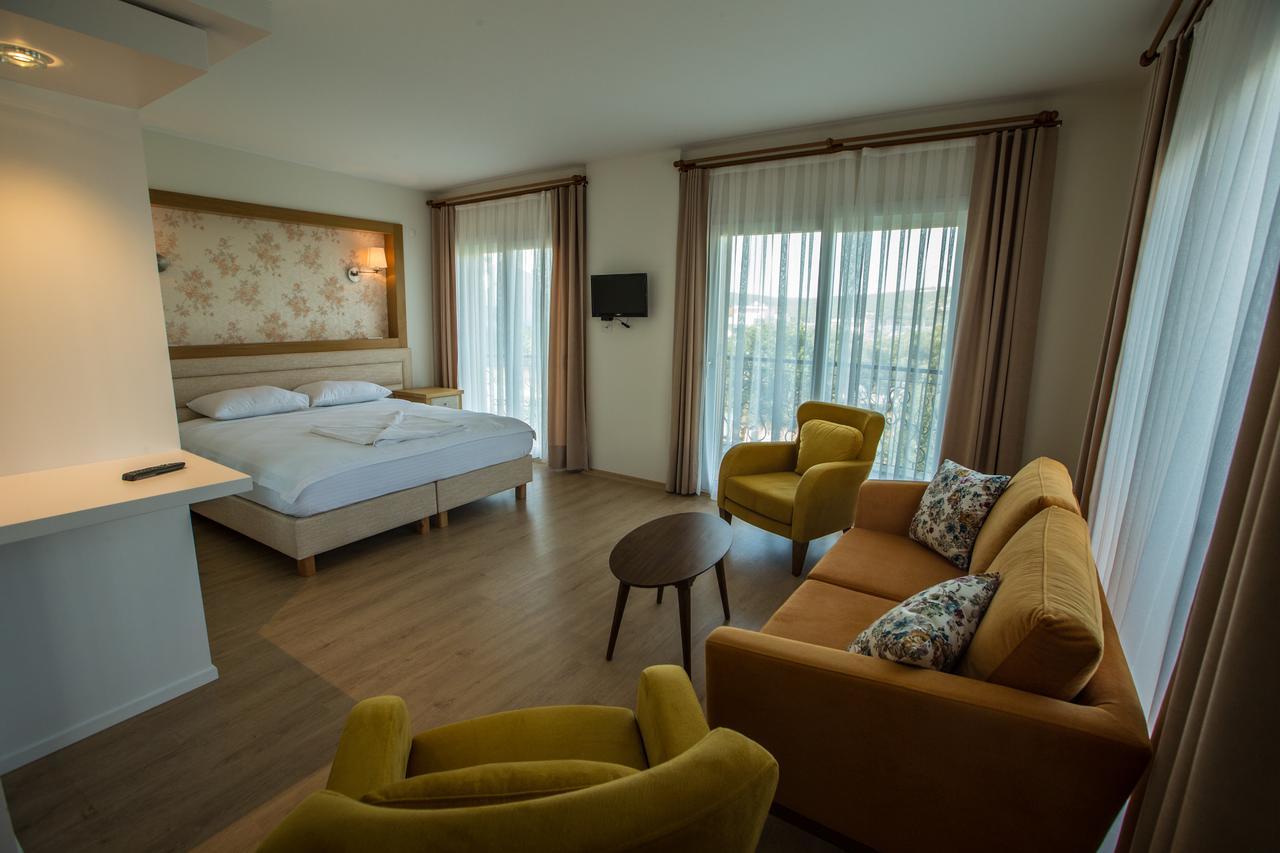 Clementin Suits Siğacık Exteriör bild